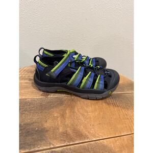 Boys Keen Newport H2 sandals size 3